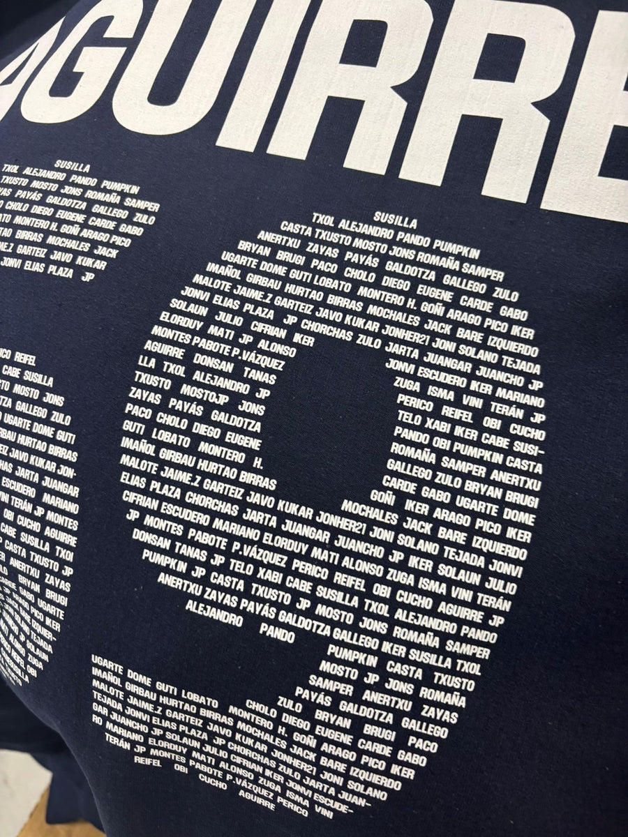 Grupo con sudaderas personalizadas